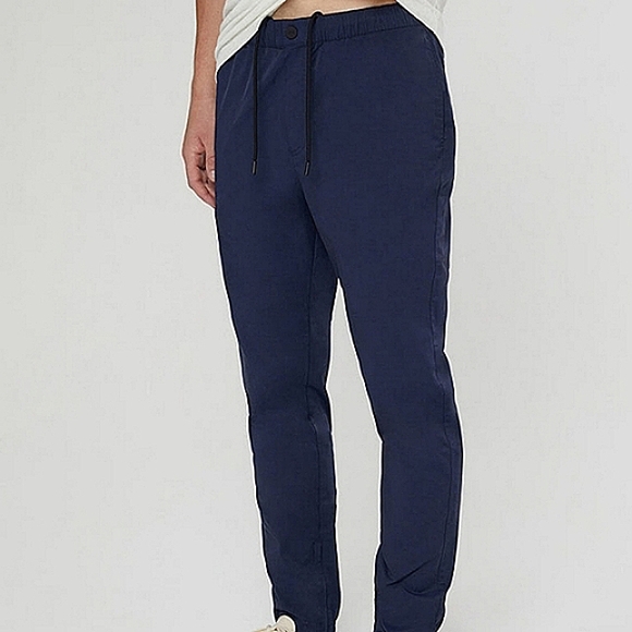 NWT Onia Pull On Tech Pant Zip Ankle Deep Navy sz Medium - Picture 4 of 5